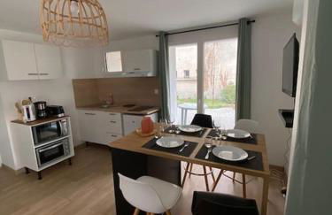 Le HappyNous, cosy, climatisé, wifi, parking privé intérieur - Foto 11