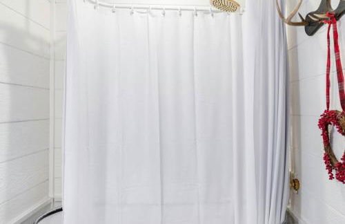 Hip, Cozy Cottage with a Fire Pit in Cleveland Park - Foto 18