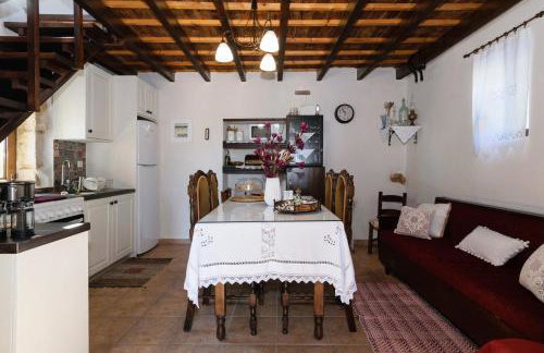 Casa Vasilia Traditional Home - Photo 35