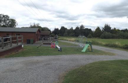 Spacious 3 bedroom cabin at Avonvale Holiday Lodge - Photo 14