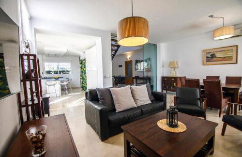 RentalSevilla Brisa del Aljarafe con piscina climatizada a 15 minutos de Sevilla - Foto 11