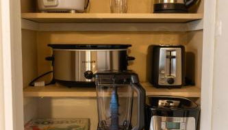 Akron 2 Bed 1 Bath Flight Themed Oasis Dog Friendly - Foto 4