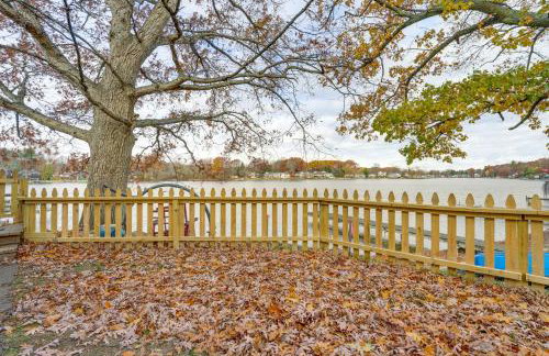 Hunting & Fishing Base! Rustic Otter Lake Cabin - Foto 27
