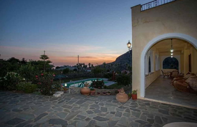 Petrinos Milos - Foto 16