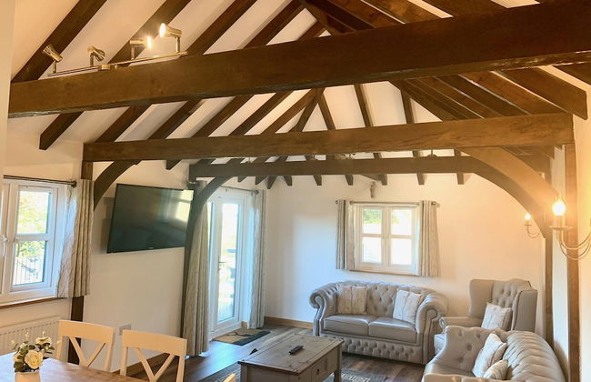 Flint Cottage - Sleeps 6 - Private Woodland - Foto 16