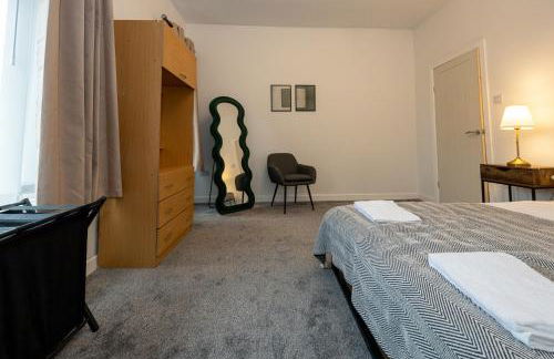 Modern 3BR House in Manchester, Ideal for Families, Sleeps 7 - Foto 30