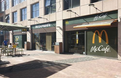 Bonito Apto Cinco Torres Plaza Castilla - Foto 36