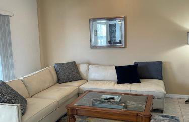 Gorgeous condo with pool view in walking distance to Siesta Key Beaches - Foto 4