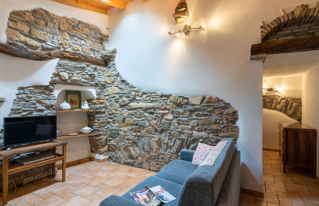 2 bedroom House in Prelà with garden and terrace - Photo 7