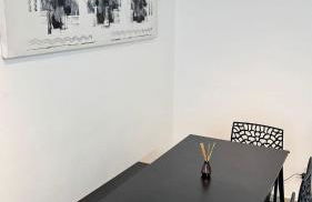 Apartamento completo, com vaga, varanda e piscina - Foto 25