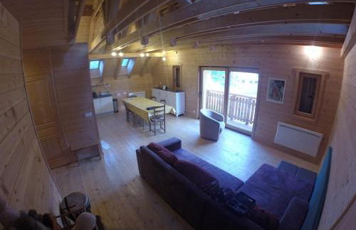 2eme étage de 85m2 d'un chalet - Foto 1