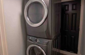Modern Studio Basement with Private Entrance - Foto 3