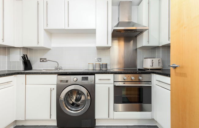 Deluxe 2 Bed Flat with Balcony in Hackney - Foto 16