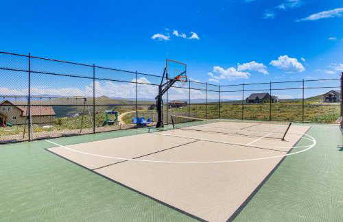 Private Beach Access! Luxe 7BR Bear Lake Cabin - Foto 1