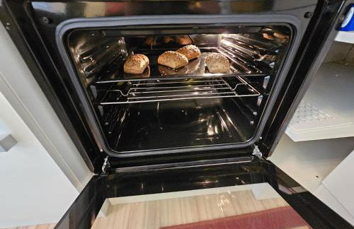 Winterberg Appartement 6 Pers aan Skilift grootste Skigebied nabij Bikepark Unieke locatie met zeer rustige tuin in het bos en het gezellige centrum leuke cafes restaurants en gratis zwembad sauna relax speelruimte parkeerplaats naast Der Brabander - Foto 55