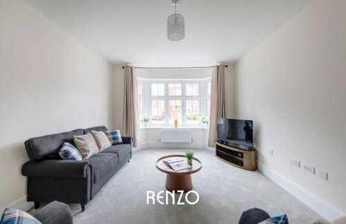 Spacious and Lovely 4-bed Home in Castle Donington by Renzo, Sleeps 6! - Photo 3
