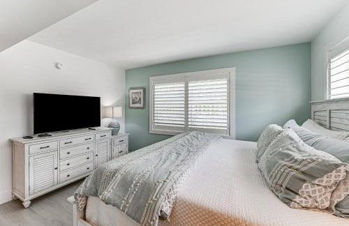 Coastal Downtown Naples Condo - Walk to the Beach! - Foto 15