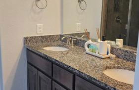 Prime Location Home Family & Business Ready - Foto 14