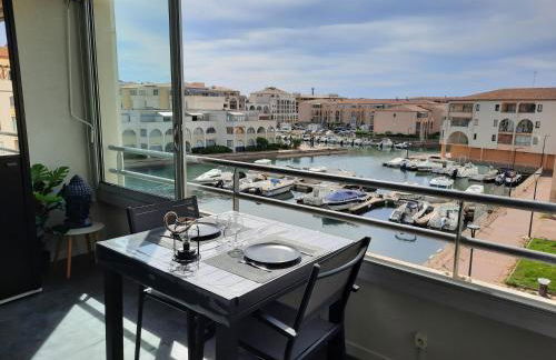 CHARMANT T2 VUE MARINA PLAGES A PIED - Foto 15