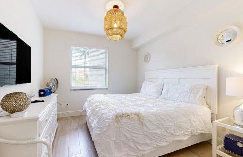 REGATTA AT VANDERBILT BEACH III #204 - Photo 31