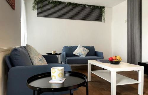 3 Bed House - Photo 1