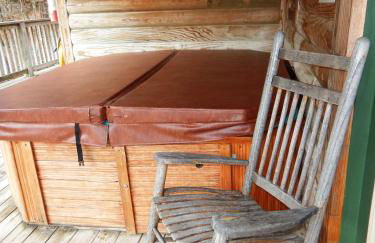 Luxury, loft, log-sided two bedroom Harbor North cottage cottage - Foto 3