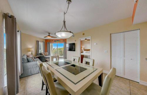 Spacious 2BR Oasis Steps to Treasure Island Beach - Foto 2