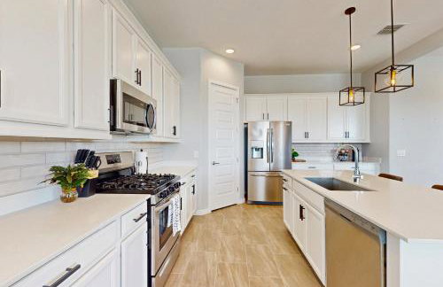 Pool, Hot Tub and Game Room! Spacious Buckeye Home - Foto 8