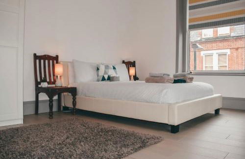 Large 2 Bed in Twickenham High Street - Foto 13