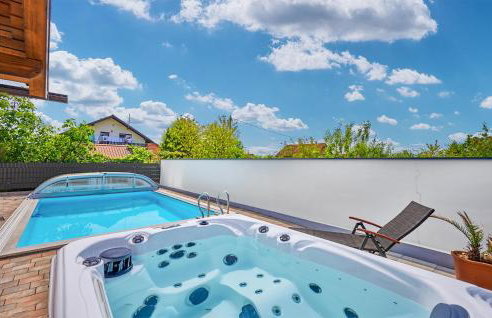 Beautiful Home In Dugo Selo - Foto 8