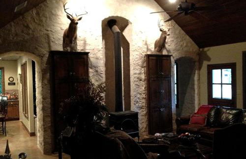 Stunning Luxury Estate on Private Lake in Texas Hill Country near Austin - Foto 10