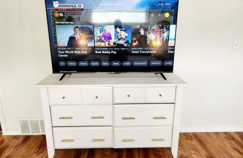 Newly remodeled 5BR 3BA w/pool 16 ppl - Photo 42