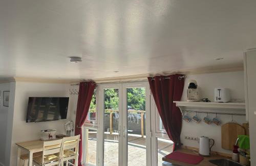 Unique Orchard Lodge for couples with hot tub - Photo 16