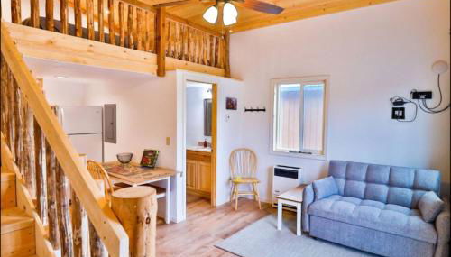 King Salmon Suite, Cabin 4 at Lower Kenai Lodge - Photo 3