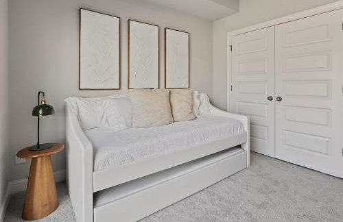 Luxe King Bed, Balcony, Garage in Downtown Raleigh - Foto 13