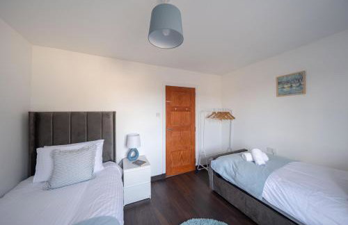 Woodside Barn Sleeps 14 with Hot Tub - Photo 27