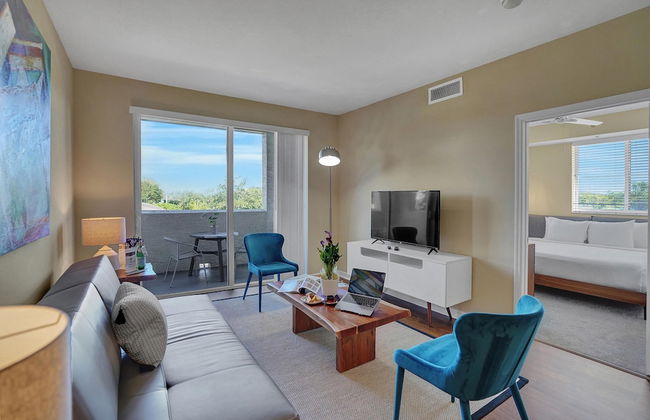 Dharma Home Suites South Miami at Red Road Commons - Foto 34