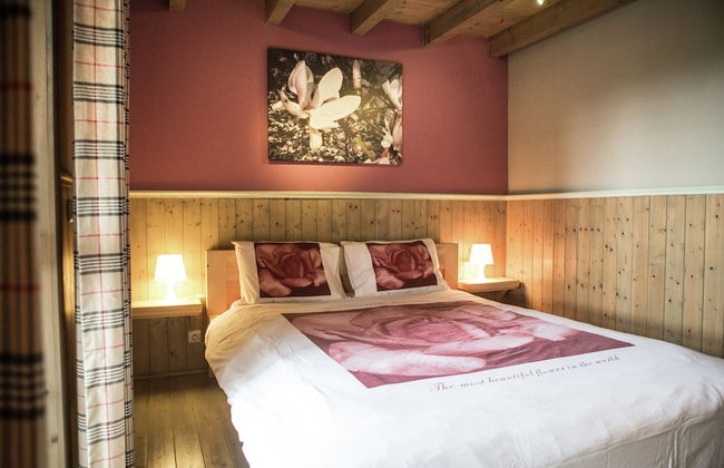 Affluent Chalet in Septon with Whirlpool, Sauna, Hot Tub - Foto 8