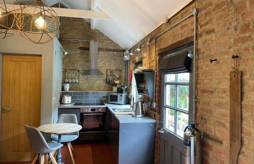 Topiary Barn - Stylish Accommodation in Rutland - Photo 2