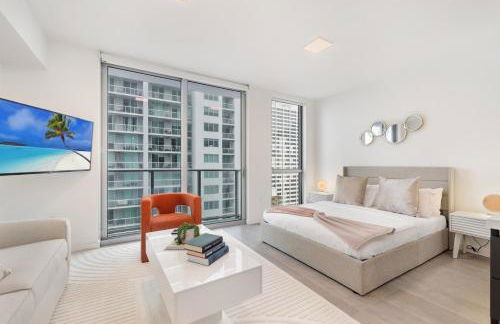 Designer Studio Downtown Miami with Rooftop Pool and Gym - Foto 9