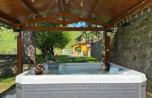 Villa Marinelli with private pool, hot tub and garden, Tuscany - Photo 3