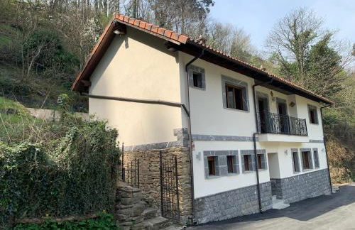 Casa Rural en Santa Cruz-Mieres - Foto 1