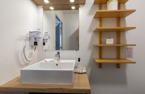 Beau studio Monteux, balcon vue Lac, près de Spirou Provence - Photo 16