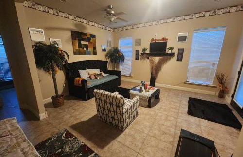 Private Pet-Friendly 2BR Suite with Movie Theater & Pond View and Access - Foto 13
