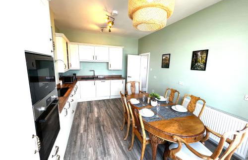 Smugglers - Sea Front - Parking - Sea Views - Balcony - 2 luxury kingsize beds - Foto 25