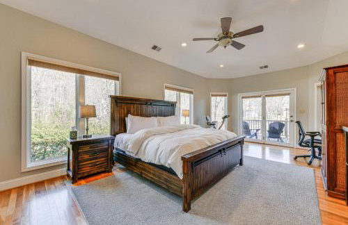 Lake Norman Retreat with Dock, Game Room and Hot Tub - Foto 12