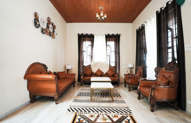 Clifton Villa - Photo 2