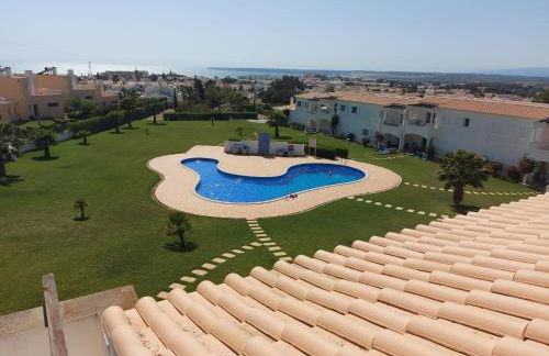 Apartamento no Condomínio Baia Village com Piscina - Foto 22