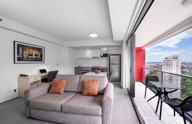 Oaks Brisbane on Felix Suites - Photo 14