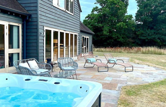 Secluded Barn Style Home With hot tub - Sleeps 12 - Foto 3
